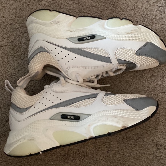 DIOR
B22 SNEAKER
White Technical Mesh with White and Silver-Tone Calfskin - Picture 2 of 4